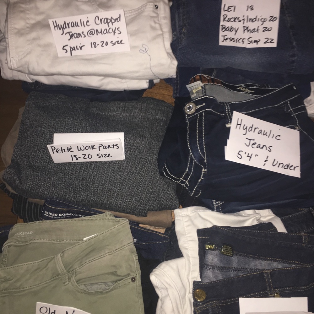 Plus-size jeans and capris - Picture 3 of 3